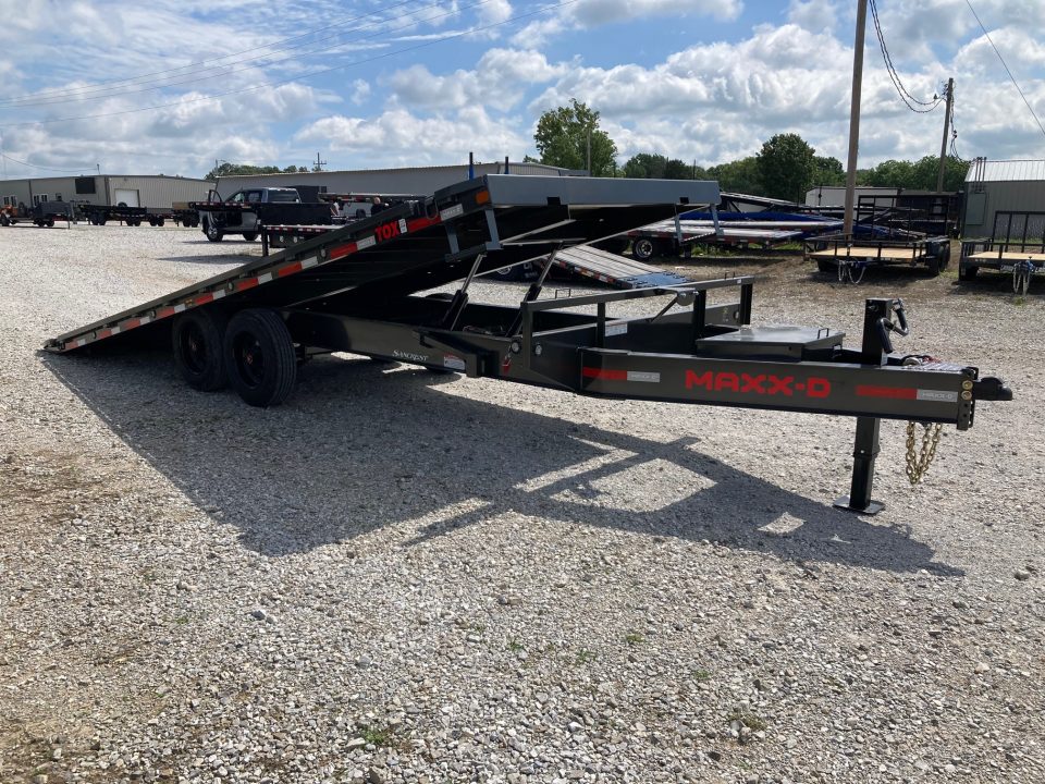 New 2027 MAXX-D 102X22 TANDEM 17.5K DECKOVER TILT W/ WINCH PLATE & WIRELESS REMOTE Deckover Trailer