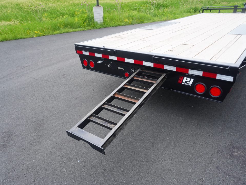 Used 2026 PJ Trailers 22ft Deckover