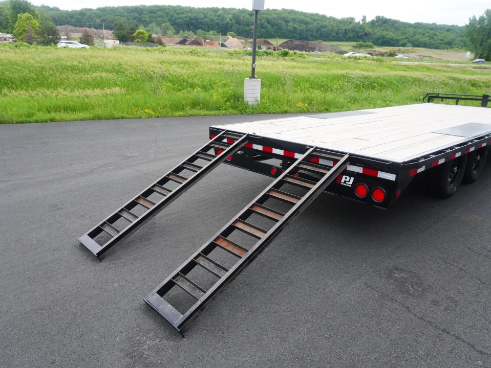 Used 2026 PJ Trailers 22ft Deckover