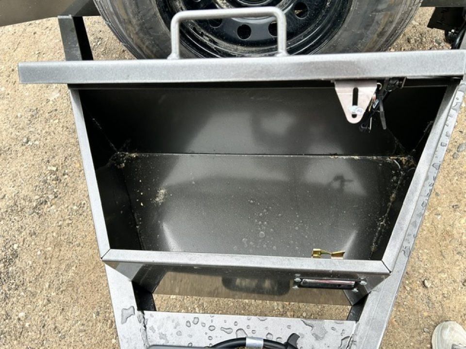 New 2027 MAXXD G6X 83x22 GRAVITY TILT 14 K GVWR Equipment Trailer