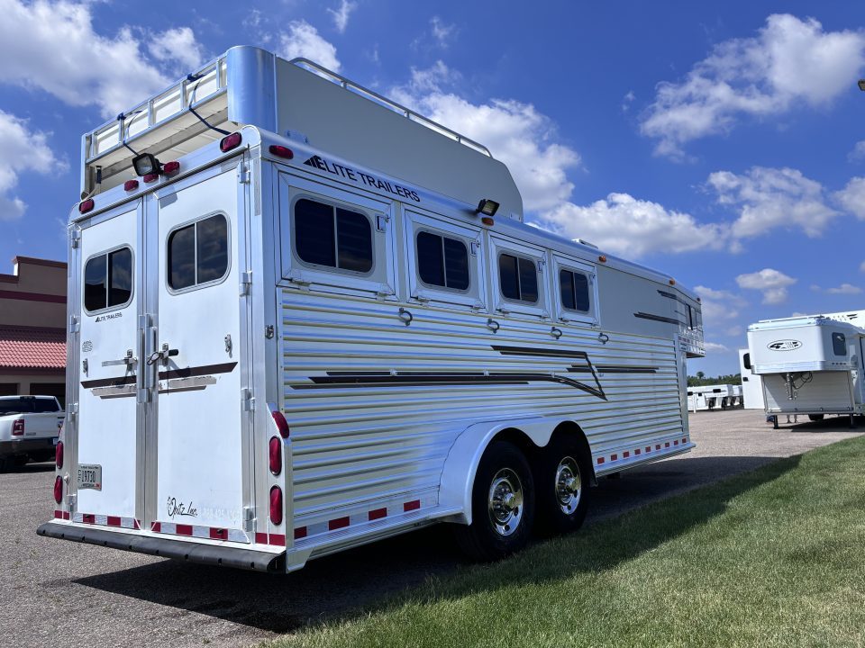 Used 2001 Elite Trailers 4 Horse Slant Load Gooseneck Horse Trailer