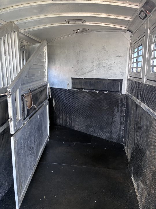 Used 2001 Elite Trailers 4 Horse Slant Load Gooseneck Horse Trailer