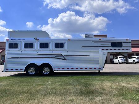 Used 2001 Elite Trailers 4 Horse Slant Load Gooseneck Horse Trailer