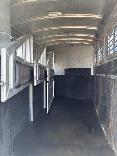 Used 2001 Elite Trailers 4 Horse Slant Load Gooseneck Horse Trailer