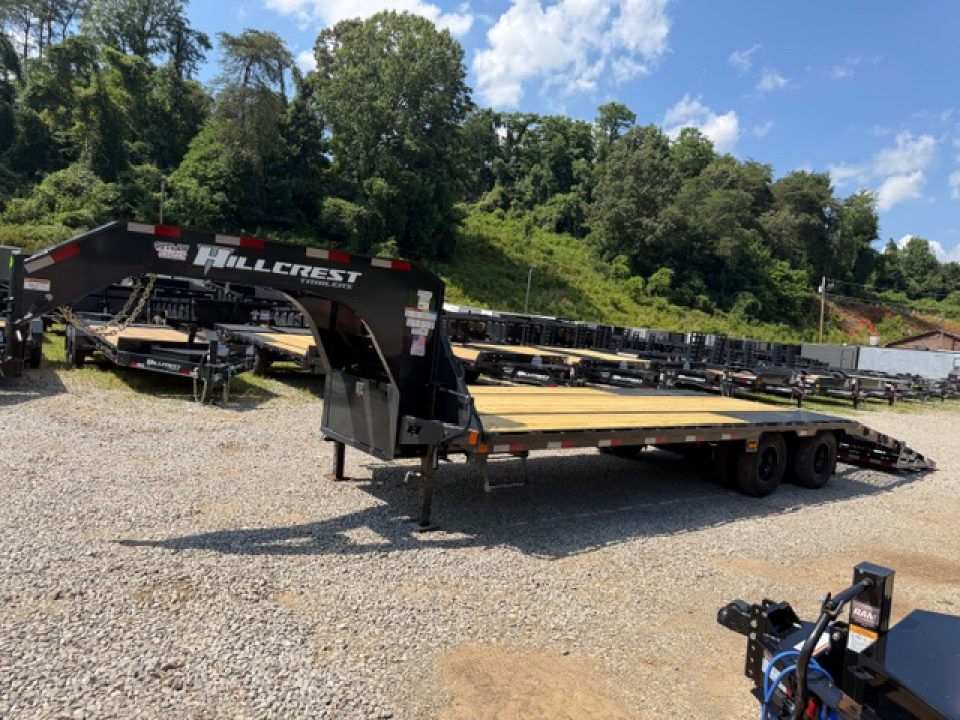 New HillCrest Gooseneck 20+5 22.9 W/ Max Ramps