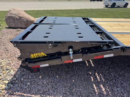 New 2027 Big Tex Trailers 22GN 35+5 Flatbed Trailer