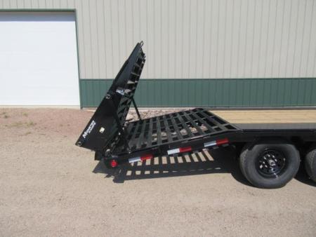 New 2027 30' PJ Low-Pro Triple Axle Gooseneck Flatbed Trailer