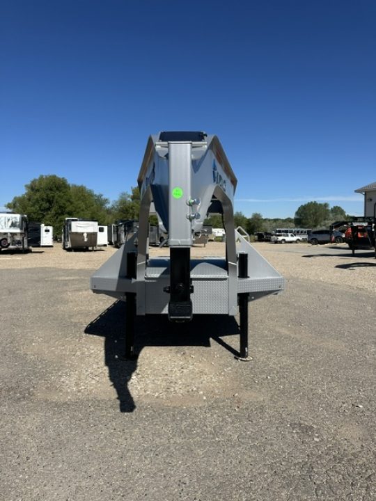 New 2026 Diamond C 32' FMAX Flatbed
