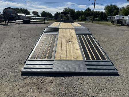 New 2026 Diamond C 32' FMAX Flatbed