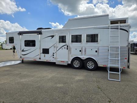 Used 2018 Merhow 8313 3 Horse Trailer