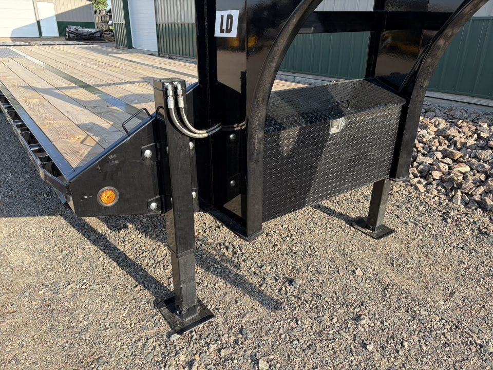 New 2026 PJ Trailers 32' Low-Pro Gooseneck - LD322 Flatbed Trailer