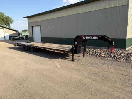 New 2026 PJ Trailers 32' Low-Pro Gooseneck - LD322 Flatbed Trailer