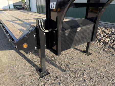 New 2026 PJ Trailers 32' Low-Pro Gooseneck - LD322 Flatbed Trailer