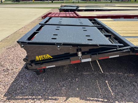 New 2027 Big Tex Trailers 16GN25D5A Deckover Trailer