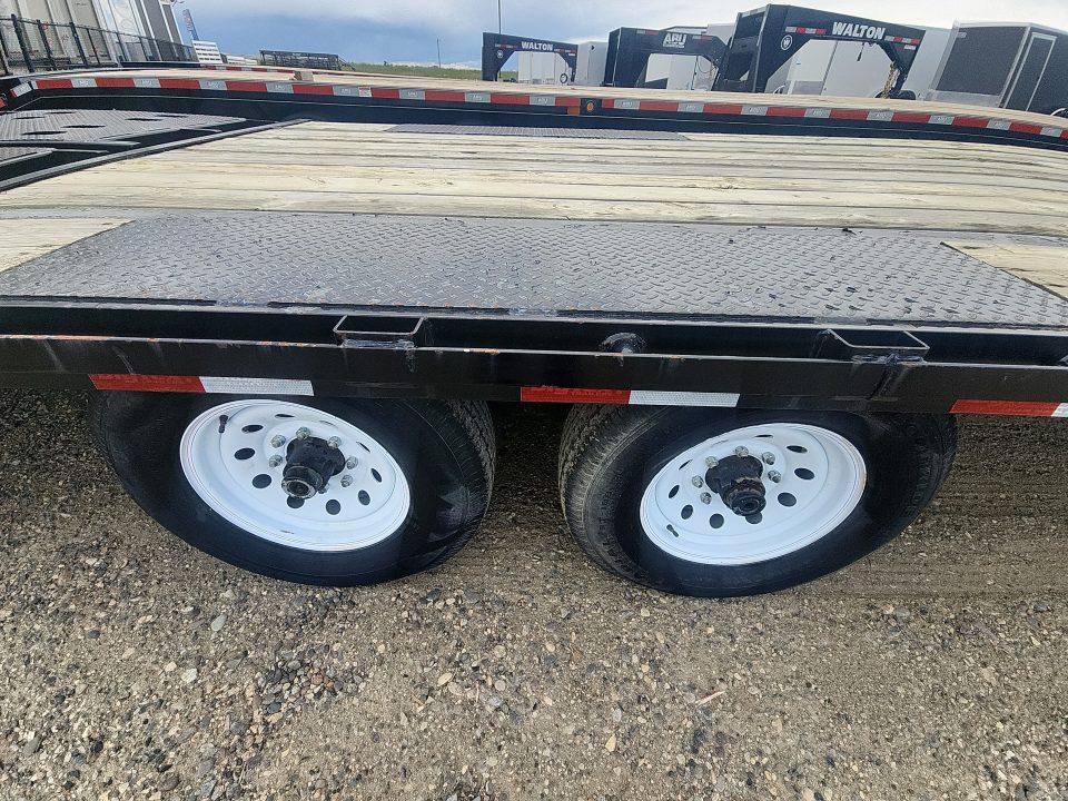 Used 2017 Big Tex Trailers FBGN 25+5 Flatbed Trailer