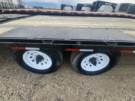 Used 2017 Big Tex Trailers FBGN 25+5 Flatbed Trailer