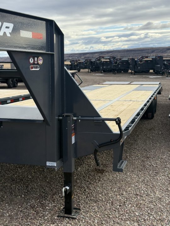 New 2026 Lamar 32' Gooseneck Deckover Trailer 20K