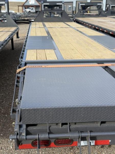 New 2026 Lamar 32' Gooseneck Deckover Trailer 20K