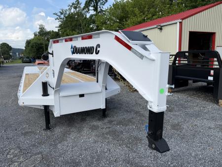 New 2026 Diamond C FMAX212 GOOSENECK TRAILER PACESETTER HYDRO JACKS & DOVE DISC BRAKES aluminum OUTER RIMS