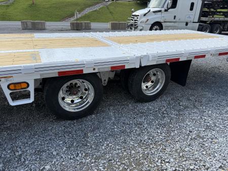 New 2026 Diamond C FMAX212 GOOSENECK TRAILER PACESETTER HYDRO JACKS & DOVE DISC BRAKES aluminum OUTER RIMS
