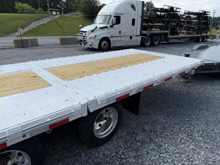 New 2026 Diamond C FMAX212 GOOSENECK TRAILER PACESETTER HYDRO JACKS & DOVE DISC BRAKES aluminum OUTER RIMS