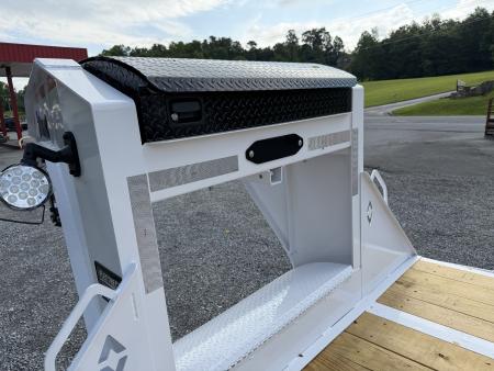 New 2026 Diamond C FMAX212 GOOSENECK TRAILER PACESETTER HYDRO JACKS & DOVE DISC BRAKES aluminum OUTER RIMS