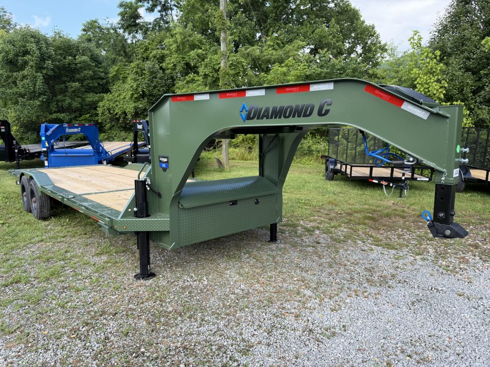 New 2026 Diamond C HXD210 GOOSENECK DRIVE OVER FENDER TILT TRAILER SOLAR CHARGER & HYDRO JACKS