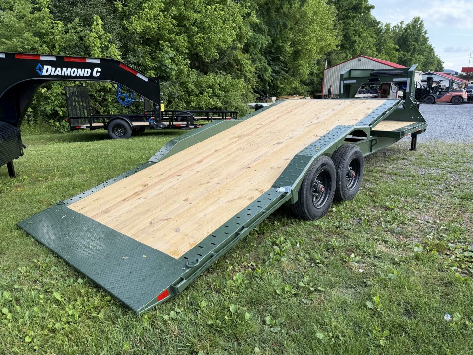 New 2026 Diamond C HXD210 GOOSENECK DRIVE OVER FENDER TILT TRAILER SOLAR CHARGER & HYDRO JACKS