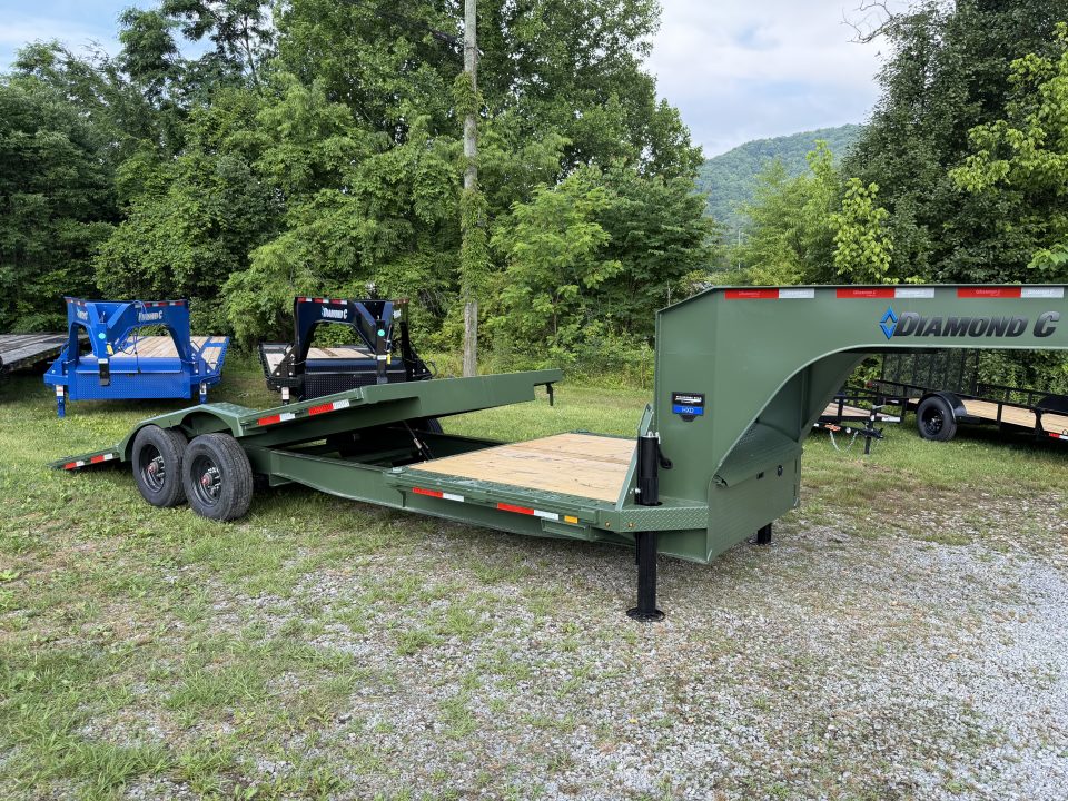 New 2026 Diamond C HXD210 GOOSENECK DRIVE OVER FENDER TILT TRAILER SOLAR CHARGER & HYDRO JACKS