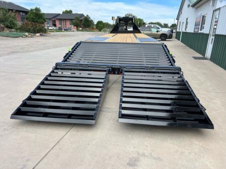 New 2026 Load Trail 102"x32' GN Low Pro Gooseneck Bodies