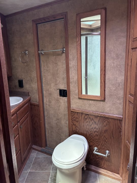 Used 2011 4-Star Trailers 4H 11' LQ Horse Trailer