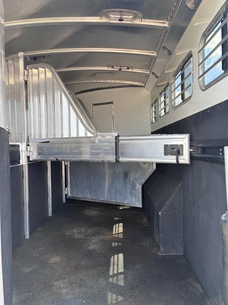 Used 2011 4-Star Trailers 4H 11' LQ Horse Trailer
