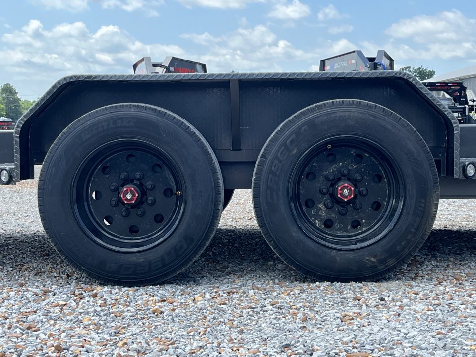 New 2027 MAXXD 83" X 24' 17.5K Tilt Equipment Trailer
