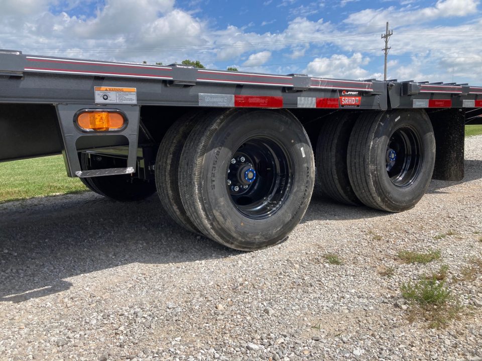 New 2026 Diamond C Trailers 102x30 TANDEM 25.9K GN HYDROTAIL W/ BLACKWOOD RUNNERS, HYDROJACKS, SOLAR & WIRELESS REMOTE Flatbed Trailer