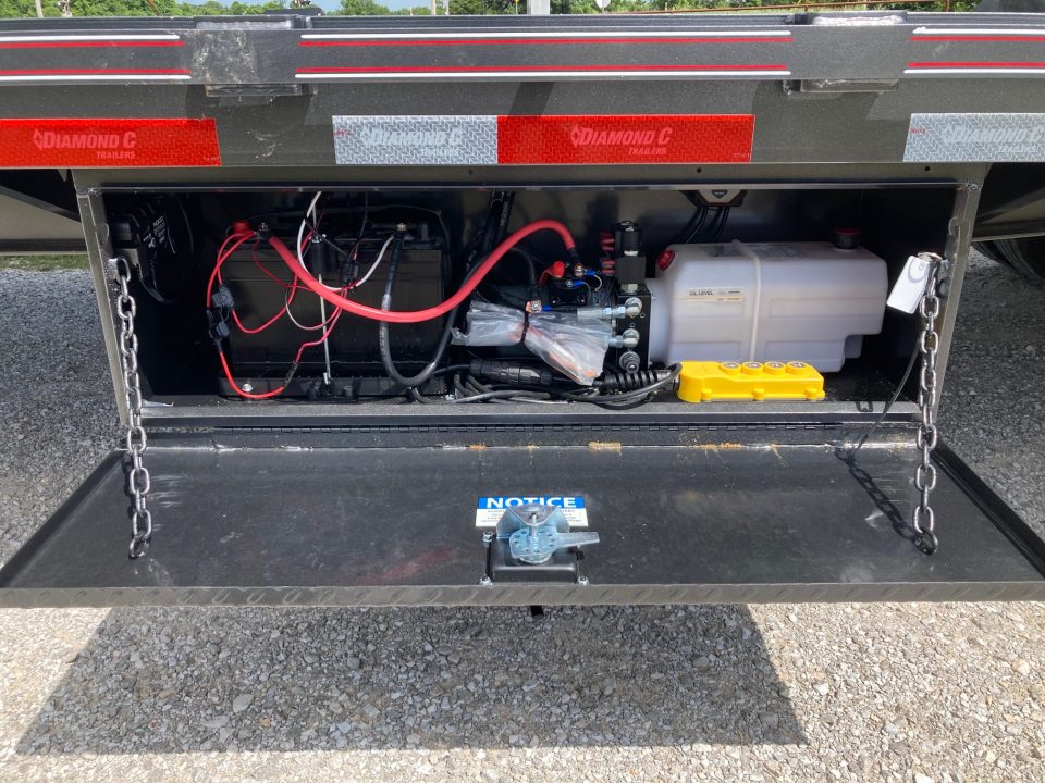 New 2026 Diamond C Trailers 102x30 TANDEM 25.9K GN HYDROTAIL W/ BLACKWOOD RUNNERS, HYDROJACKS, SOLAR & WIRELESS REMOTE Flatbed Trailer