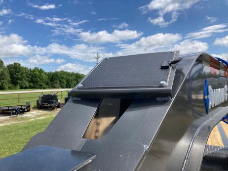 New 2026 Diamond C Trailers 102x30 TANDEM 25.9K GN HYDROTAIL W/ BLACKWOOD RUNNERS, HYDROJACKS, SOLAR & WIRELESS REMOTE Flatbed Trailer