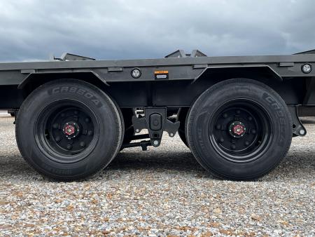 New 2027 MAXXD Gooseneck Flatbed Trailer | 102" x 32' 30K GVWR
