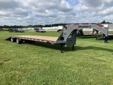 New 2026 Diamond C Trailers 102X40 TANDEM 25.9K GN HYDROTAIL W/ BLACKWOOD RUNNERS, HYDROJACKS, AIR RIDE, DISC BRAKES & WIRELESS REMOTE Flatbed Trailer