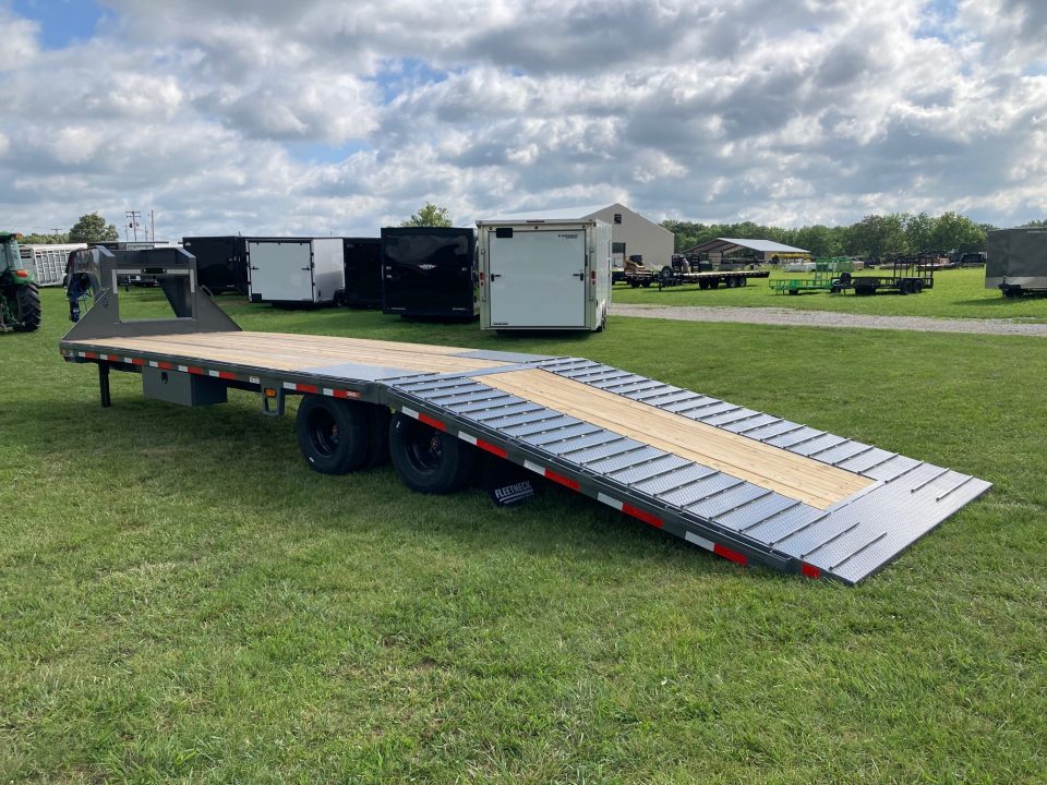 New 2026 Diamond C Trailers 102X32 TANDEM 25K GN HYDROTAIL W/ STEEL RUNNERS, HYDROJACKS, SOLAR & WIRELESS Flatbed Trailer