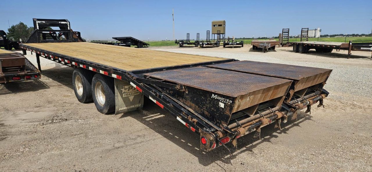 Used 2016 PJ Trailers 102" x 32' w/12K Axles Flatbed Trailer
