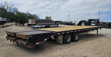 Used 2016 PJ Trailers 102  x 32' w/12K Axles Flatbed Trailer