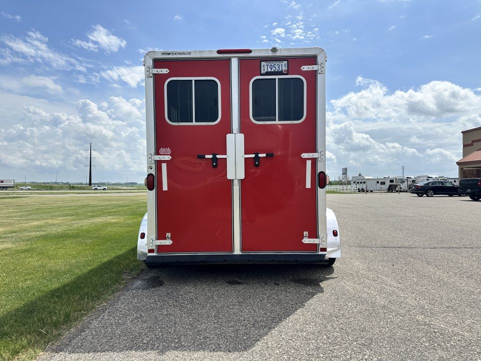 Used 2005 Featherlite 2 Horse Straight Load Bumper Pull Horse Trailer