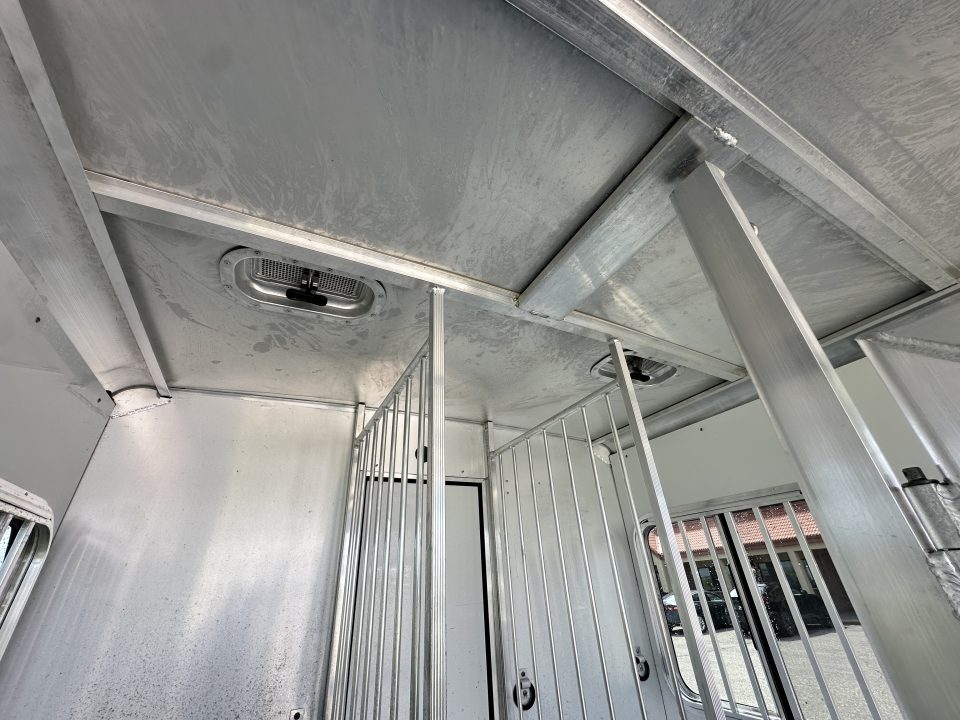 Used 2005 Featherlite 2 Horse Straight Load Bumper Pull Horse Trailer