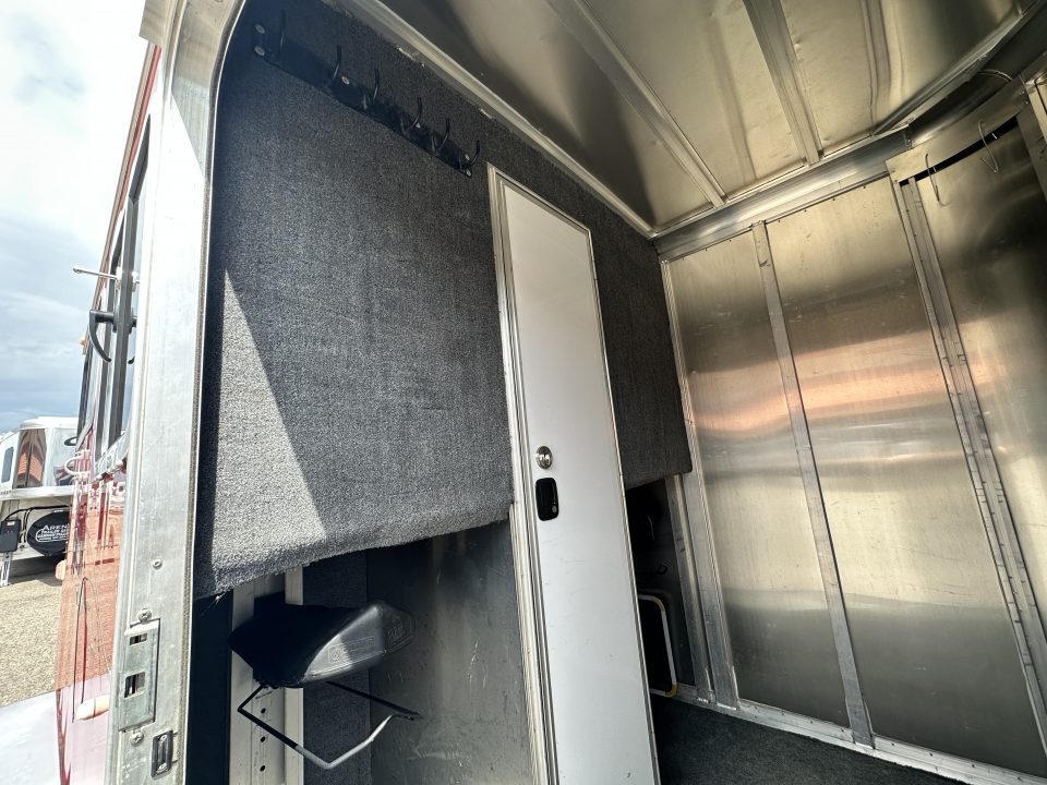 Used 2005 Featherlite 2 Horse Straight Load Bumper Pull Horse Trailer