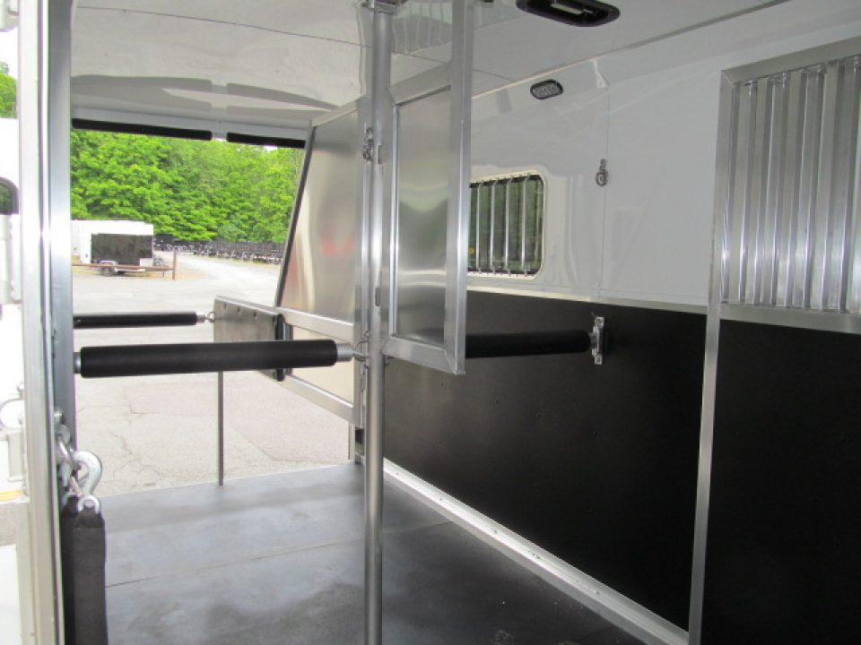 New Shadow 4 Horse Head to Head w/ DR Horse Trailer