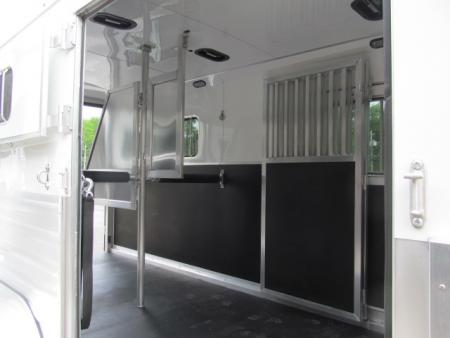 New Shadow 4 Horse Head to Head w/ DR Horse Trailer