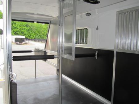 New Shadow 4 Horse Head to Head w/ DR Horse Trailer