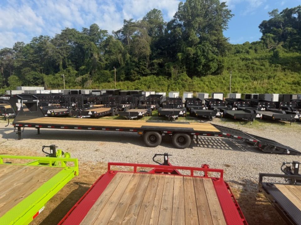 New HillCrest Gooseneck 30+5 25.9 W/ Max Ramps