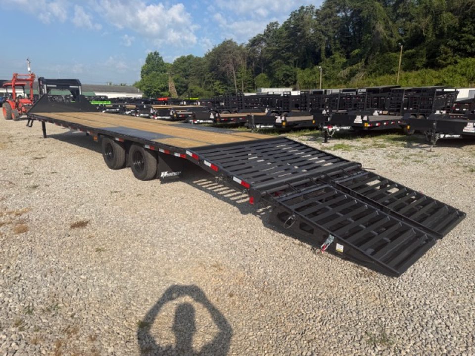 New HillCrest Gooseneck 30+5 25.9 W/ Max Ramps
