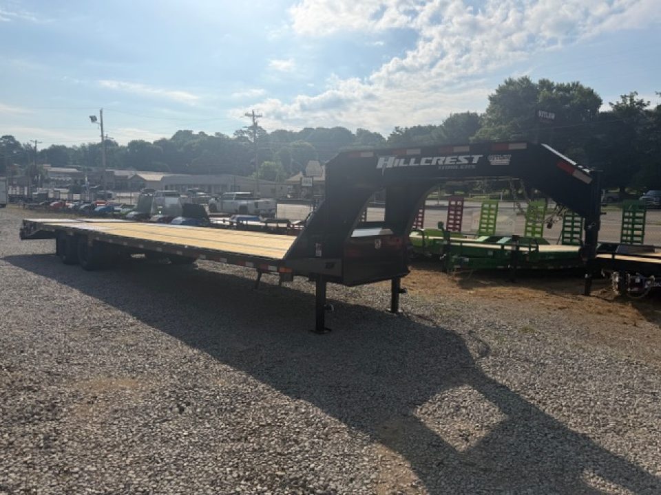 New HillCrest Gooseneck 30+5 25.9 W/ Max Ramps